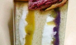 安納芋と紫芋の餡をサンドした「スイートポテトサンド」